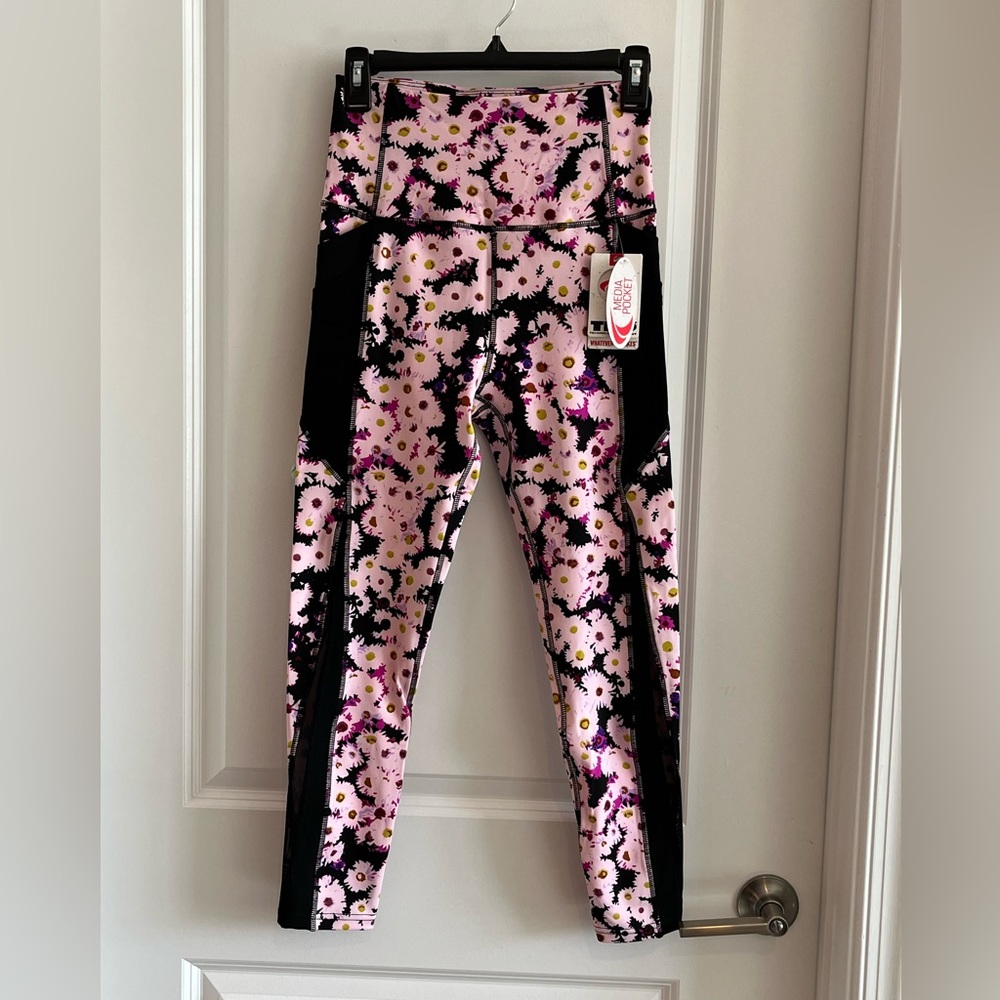 Super Cute Brand New Activewear Leggings by TKO!